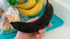 Non mettere le banane vicino a questi alimenti: si rovinano molto più in fretta